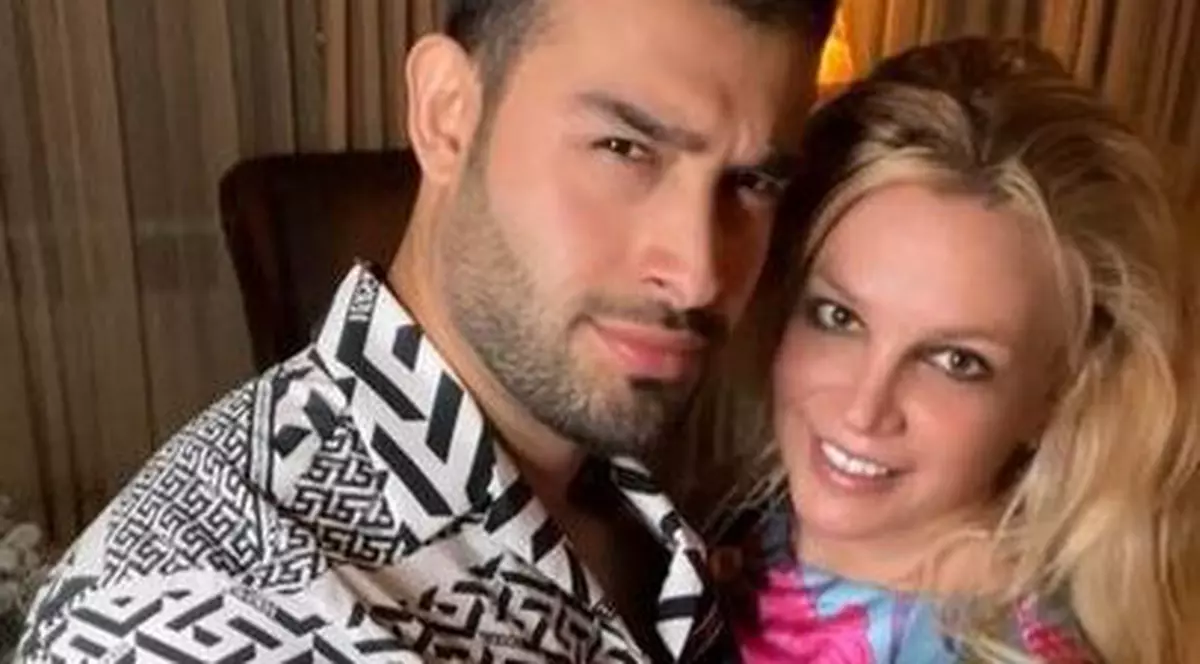 Britney Spears se căsătorește