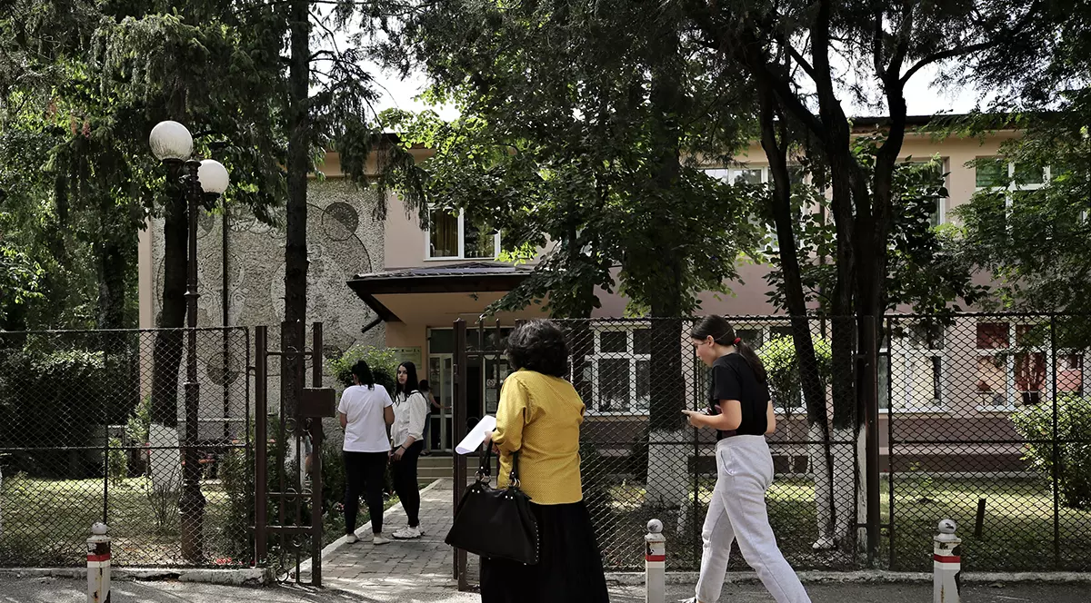 Părinții din Dâmbovița, despre rezultatele la Evaluarea națională. Aici corectarea s-a făcut online. „Au tăiat în carne vie. N-avem niciun 10 în tot județul”