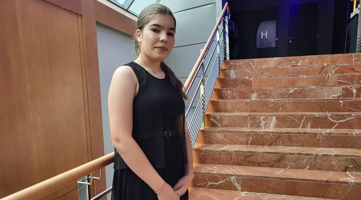 Eleva Anului este din Vaslui. Își dorește o bibliotecă pentru copiii din satul ei: „Nu mi-e rușine de județul din care vin. Vreau să fac o schimbare”