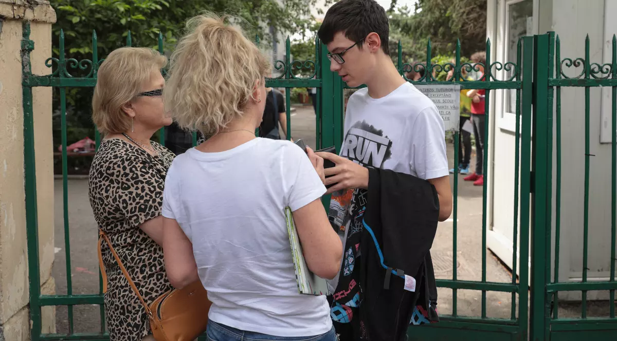 REPORTAJ. Evaluarea Națională la română, după pandemie. „A trebuit să apelăm la meditații ca să acopere în 9 luni ce n-au făcut în 2 ani”