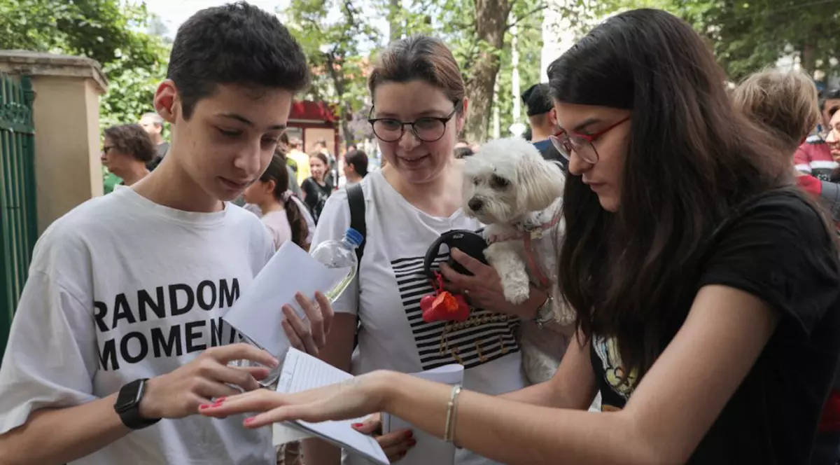 Un elev din Bihor a luat nota 2,80 la Evaluarea Națională, iar după contestație a avut 8,70. Reacția lui Cîmpeanu