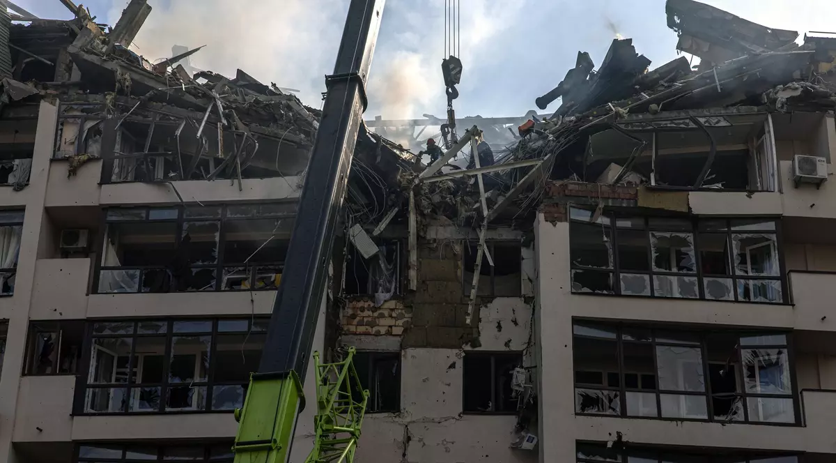 LIVETEXT Război în Ucraina, ziua 123 |  Kievul, atacat din nou. Un bloc de locuințe, lovit de rachete. Ce susține Rusia că s-a întâmplat