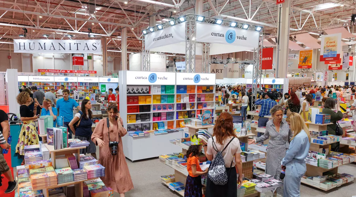 Am întâlnit fantoma României educate. Câteva impresii după sărbătoarea bucureșteană a cărții