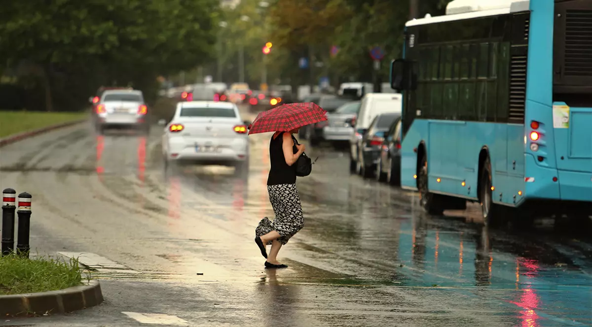 Alertă meteo de furtuni. Mai multe județe, sub cod galben de vijelii