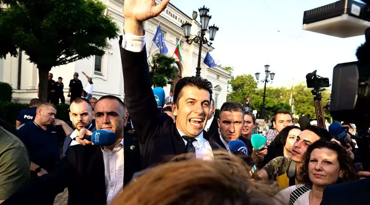 Premierul demis de la Sofia, Kiril Petkov, acuză Moscova și mafia bulgară, după căderea guvernului său