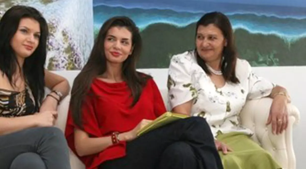 Mesajul Monicăi Gabor dintr-o biserică din Franța. Se gândește la părinții ei care s-au stins din viață