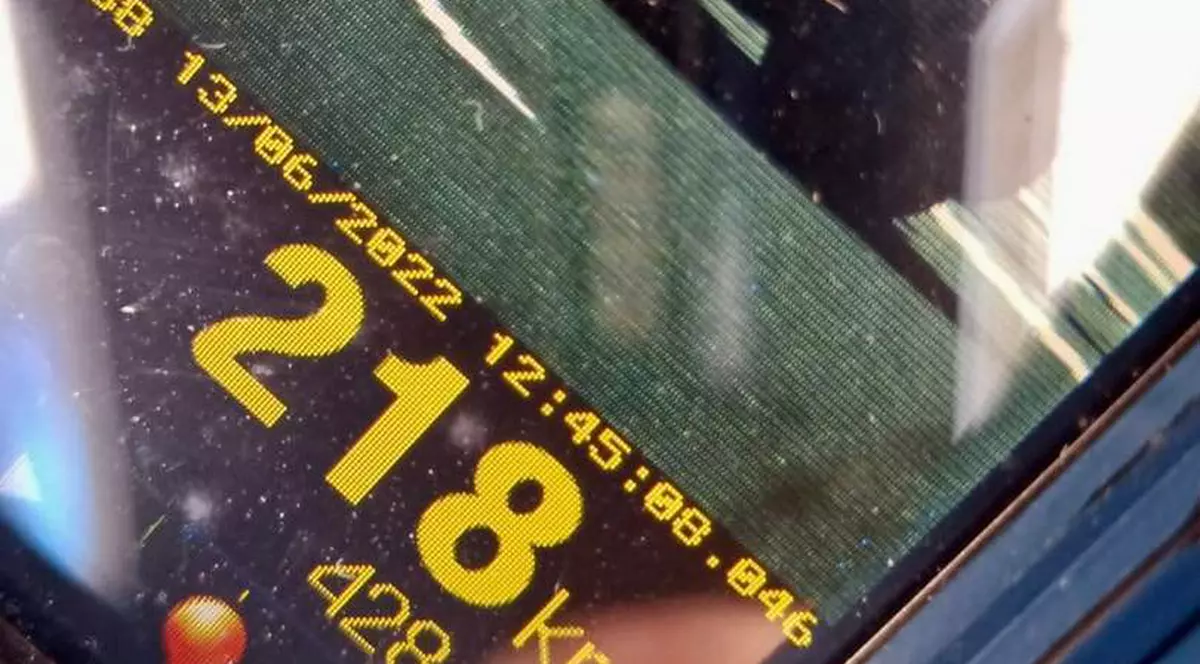 Bărbat din Sibiu, prins când circula cu 218 kilometri pe oră pe autostrada Deva-Nădlac. Poliția Română: „60 de metri parcurși în fiecare secundă”