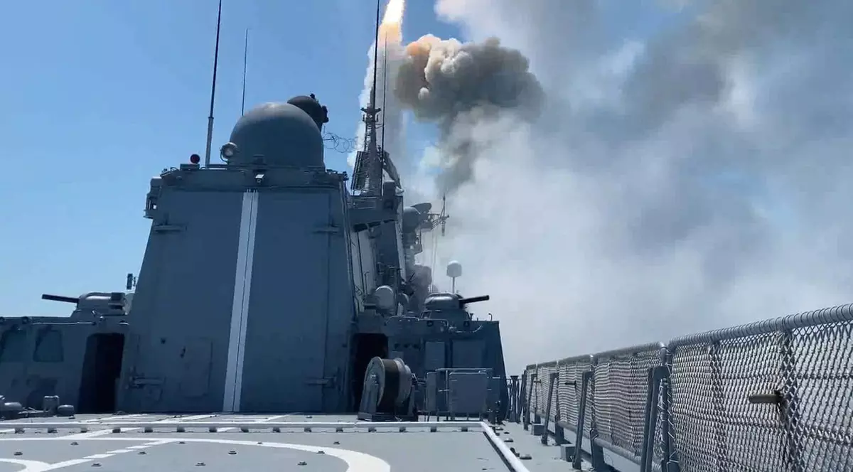 Ucraina confirmă că a lovit platforma petrolieră din Marea Neagră folosită de trupele ruse