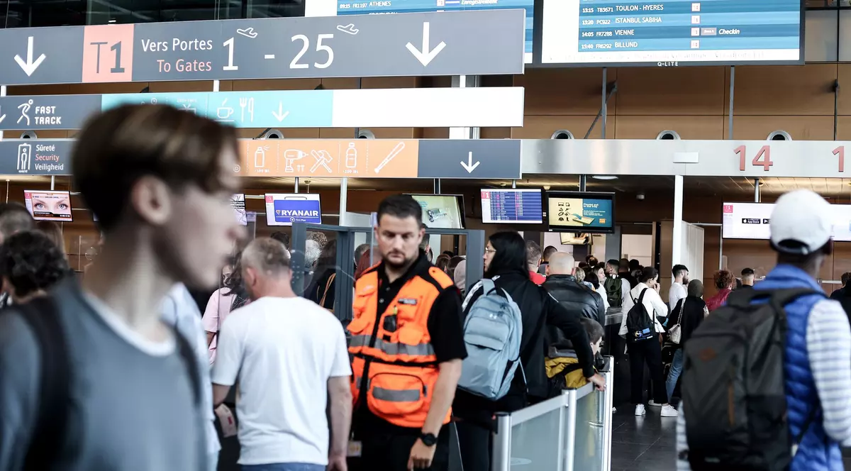 MAE, atenționare de călătorie pentru Belgia. Posibile perturbări ale zborurilor spre și dinspre aeroportul Charleroi din cauza grevelor