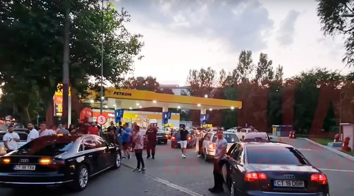 Proteste în benzinăriile din Constanța după scumpirea carburanților. Șoferii au blocat pompele. Captură foto: Ziua de Constanța