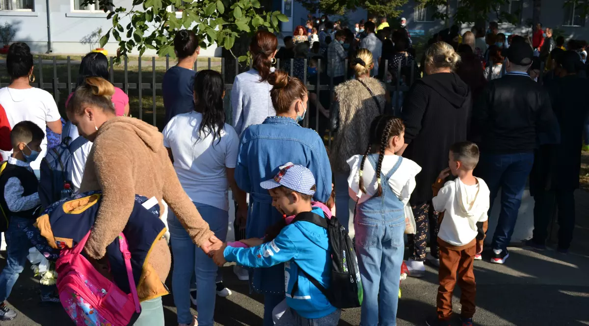 Director de școală la sat, după un an în programul-pilot „România educată”: „Copiii o să iasă în stare să se apuce de o meserie dacă termină opt clase”