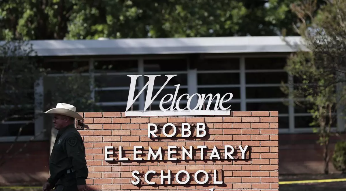 Școala din Texas unde în urmă cu o lună au fost uciși 19 copii va fi demolată