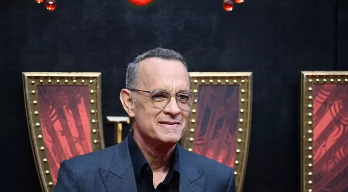 Apariția lui Tom Hanks care a atras atenția. Actorului i-au tremurat mâinile incontrolabil pe scenă