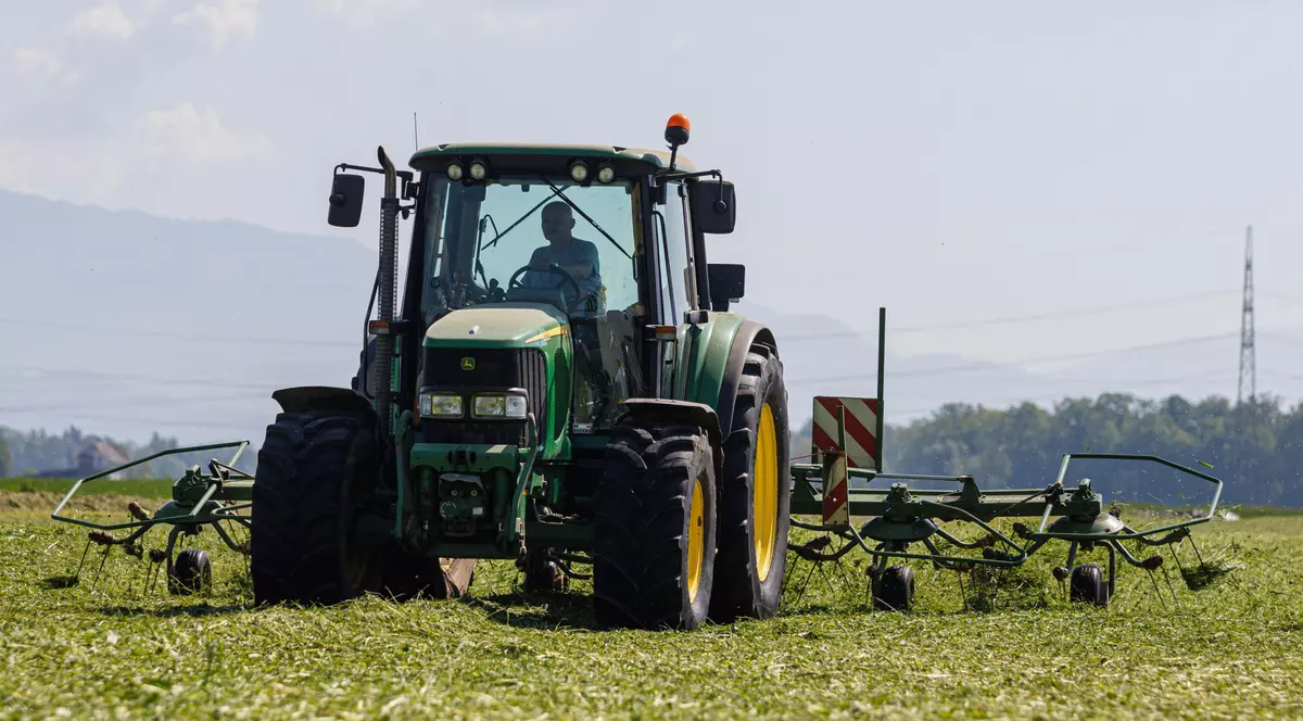 Ce salarii se oferă în agricultură. Se poate ajunge la 5.200 de lei pe lună
