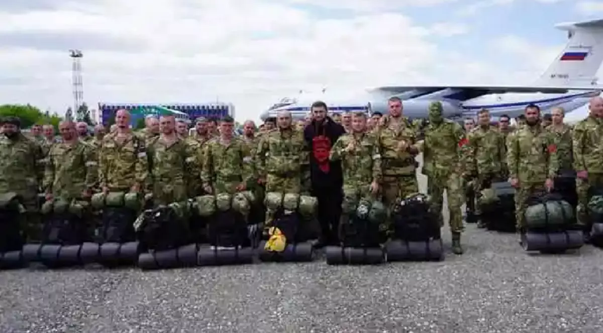 Pentru câți bani pleacă să lupte în Ucraina voluntarii din batalioanele cecene comandate de Ramzan Kadîrov
