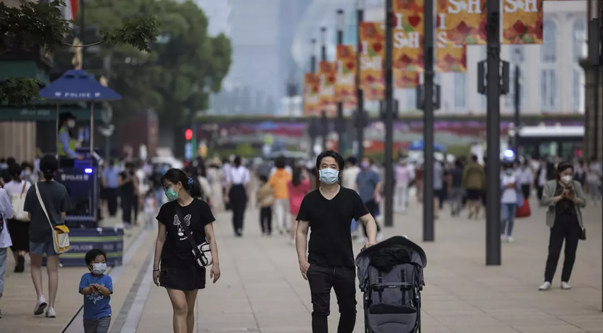 Carantina din Shanghai s-a sfârșit, însă locuitorii încă sunt traumatizați. „Au revenit mâncarea la pachet și berea, dar a dispărut sentimentul de siguranță”