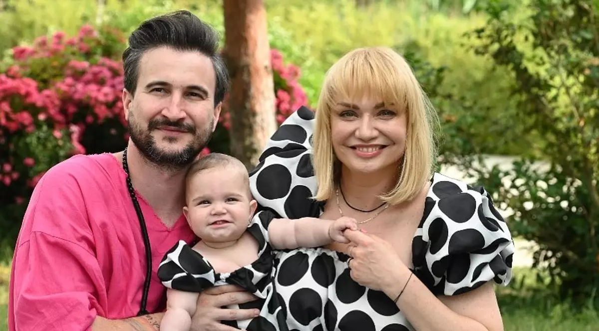 Detalii neștiute din relația Cristinei Cioran cu tatăl fetiței sale. Cum a început povestea lor de iubire și ce spun despre căsătorie