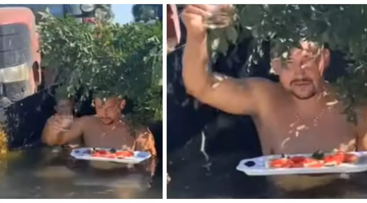 Doi fermieri din Argeş au transformat cuva excavatorului într-o piscină: „Am adus marea la noi” | VIDEO