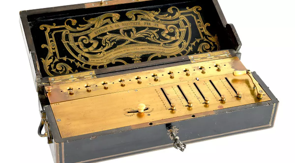 Așa arăta calculatorul Papei Pius al IX-lea. Suma cu care a fost achiziționată piesa construită la mijlocul secolului al XIX-lea