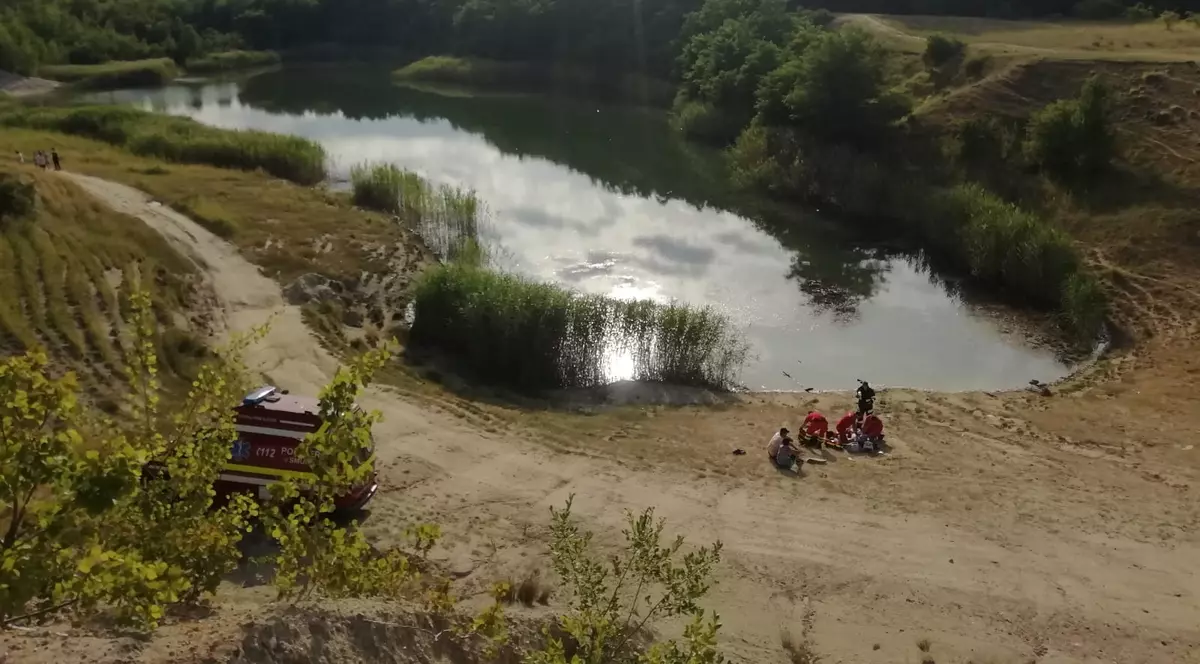 Un copil de 15 ani din Cluj a murit înecat în lacul „Laguna Albastră” din localitatea Aghireșu