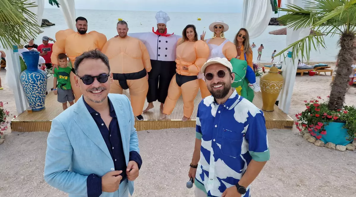 Daliana Răducan și Gabriela Prisăcariu, la mare alături de Răzvan Simion și Dani Oțil. Cum s-au pozat toți: „Familia”