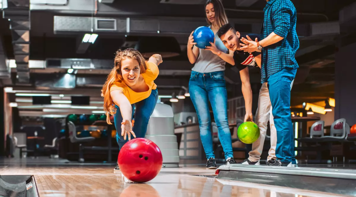 Diferenta dintre bowling si popice