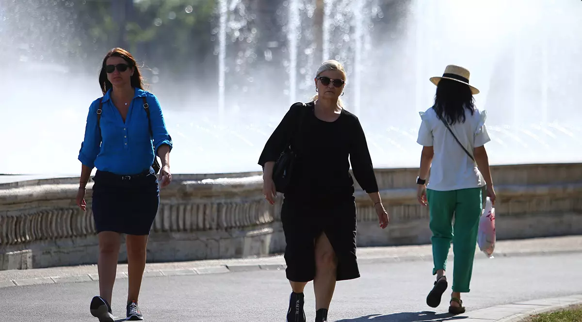 Puncte de prim ajutor pentru oamenii afectați de caniculă, amplasate în mai multe spitale din București. Lista unităților unde pot fi găsite