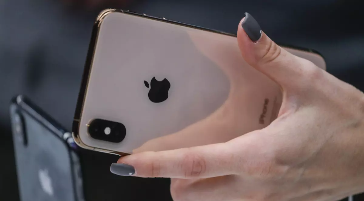 Compania Apple a fost amendată cu 8 milioane de euro de autoritățile din Franța pentru încălcarea confidențialității clienților