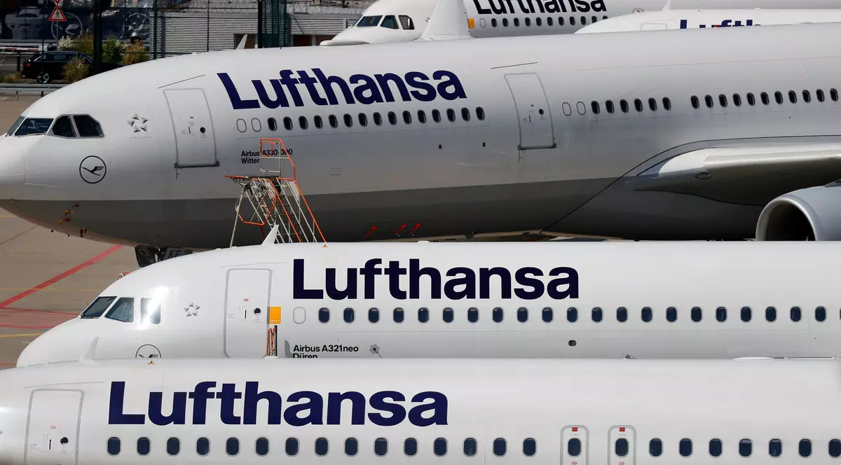Lufthansa anulează peste 1.000 de zboruri programate miercuri în Germania, din cauza grevei personalului de la sol
