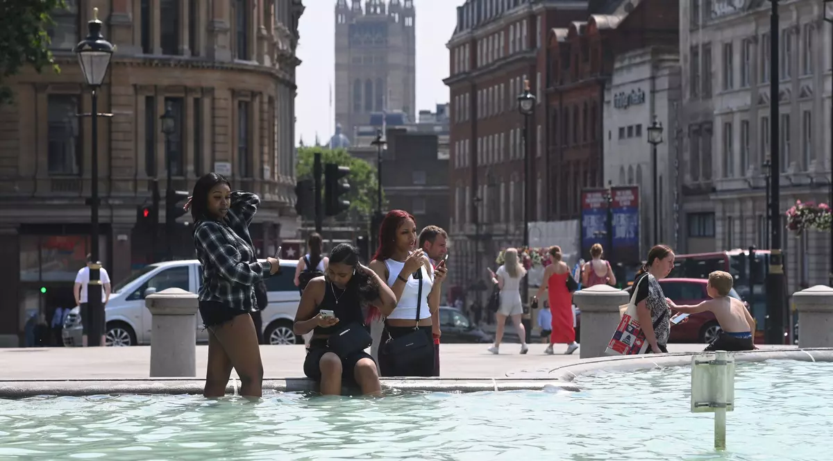 Cod roșu de caniculă în Marea Britanie. Autoritățile se așteaptă la temperaturi record