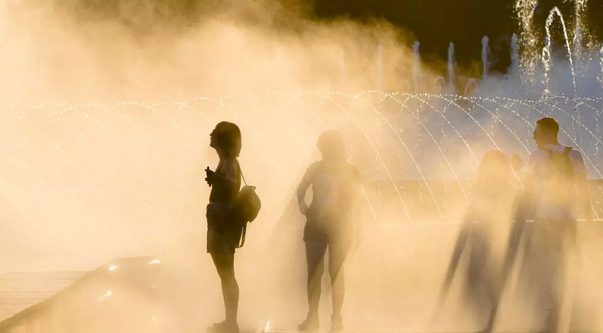 Vârful caniculei va fi atins în weekend. Directorul ANM: „Nu excludem un cod portocaliu”. Câte grade sunt anunțate