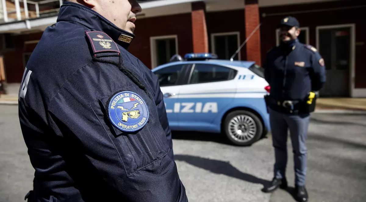 Un turist britanic, găsit mort într-o cameră de hotel din Florenţa, alături de o femeie rănită grav
