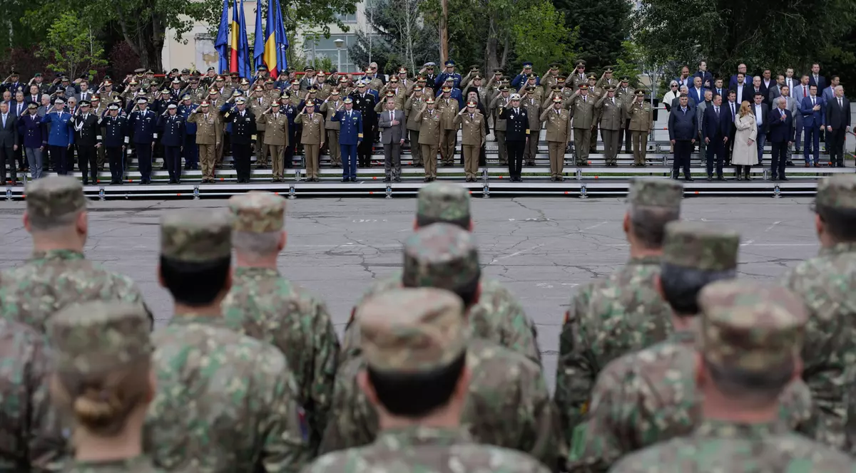 Cum explică rectorul Universității Babeș-Bolyai, Daniel David, scăderea încrederii în Armată