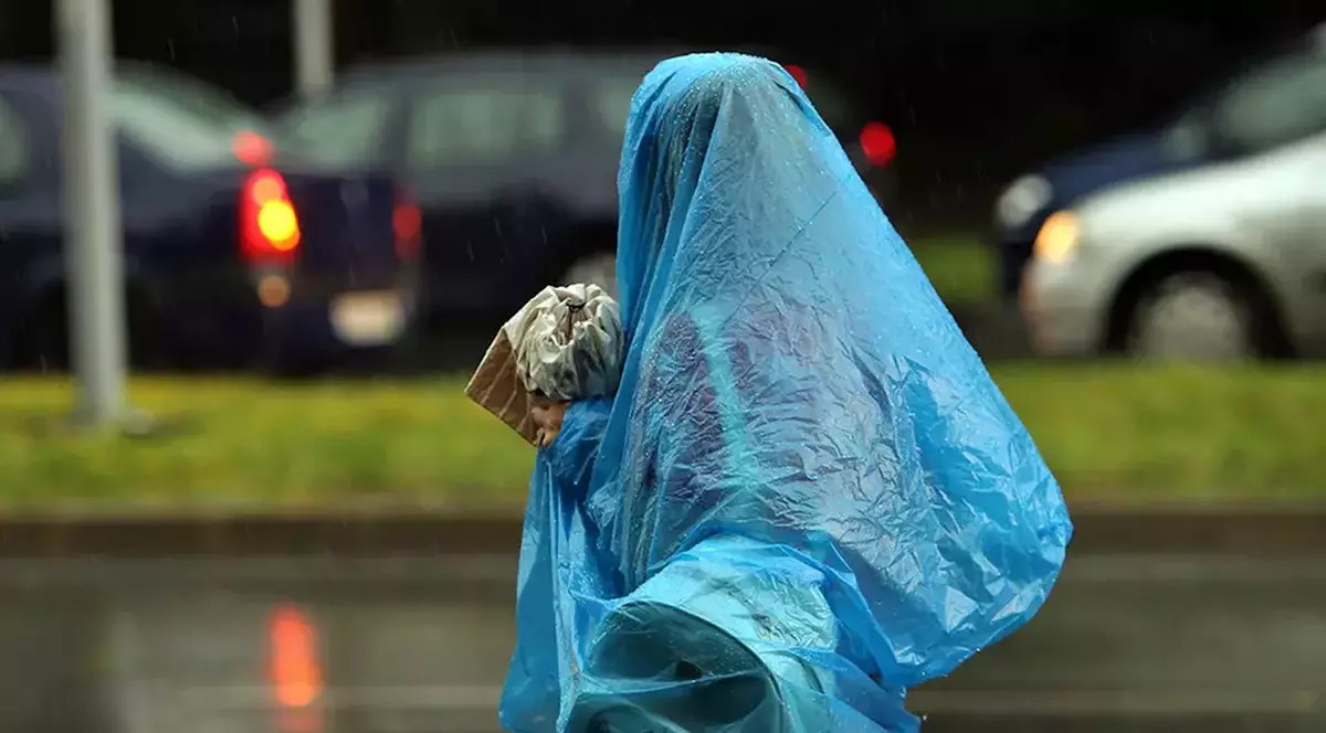 VIDEO Cod portocaliu și cod galben de ploi torențiale și vijelii în aproape toată țara, până joi. Harta zonelor vizate