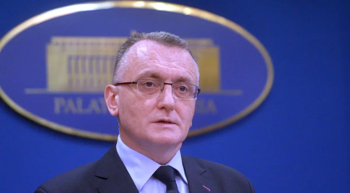 Reacția Universității București după acuzațiile de plagiat aduse lui Sorin Cîmpeanu: Este necesară o analiză serioasă, în afara oricărei presiuni