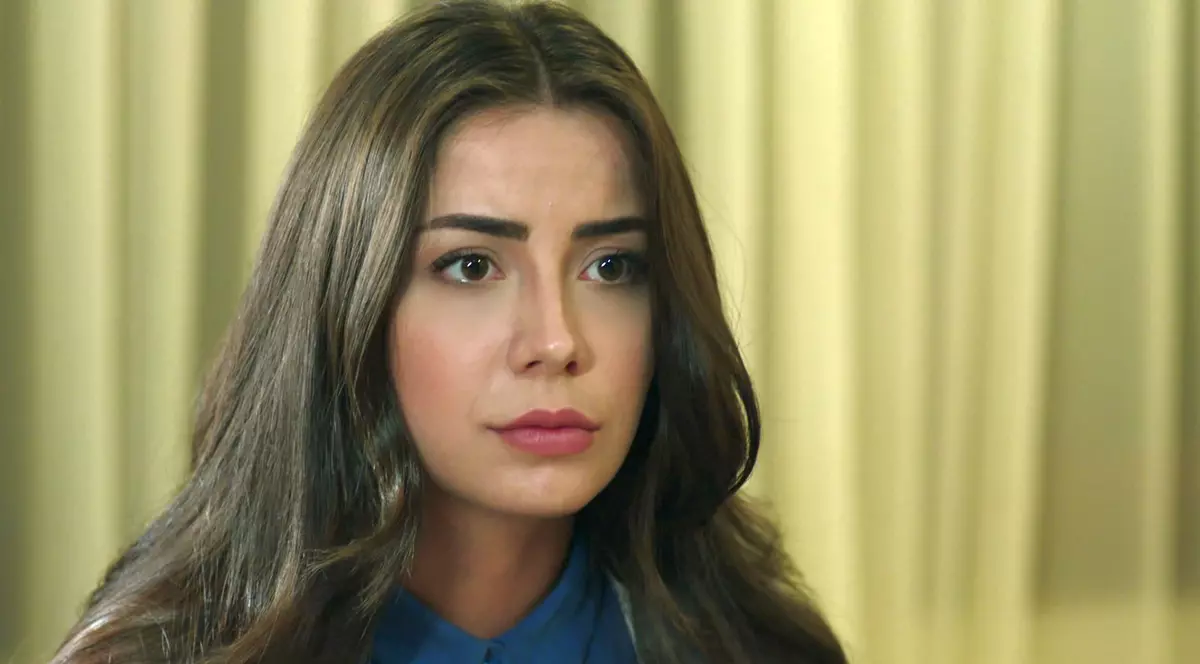 Melis Tüzüngüç, personaj Zeynep - serial Aripi frante - Kanal D