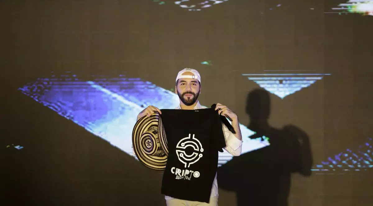 El Salvador a pariat pe bitcoin pentru a-și transforma economia și deocamdată a pierdut: „Țara va plăti un cost foarte mare”