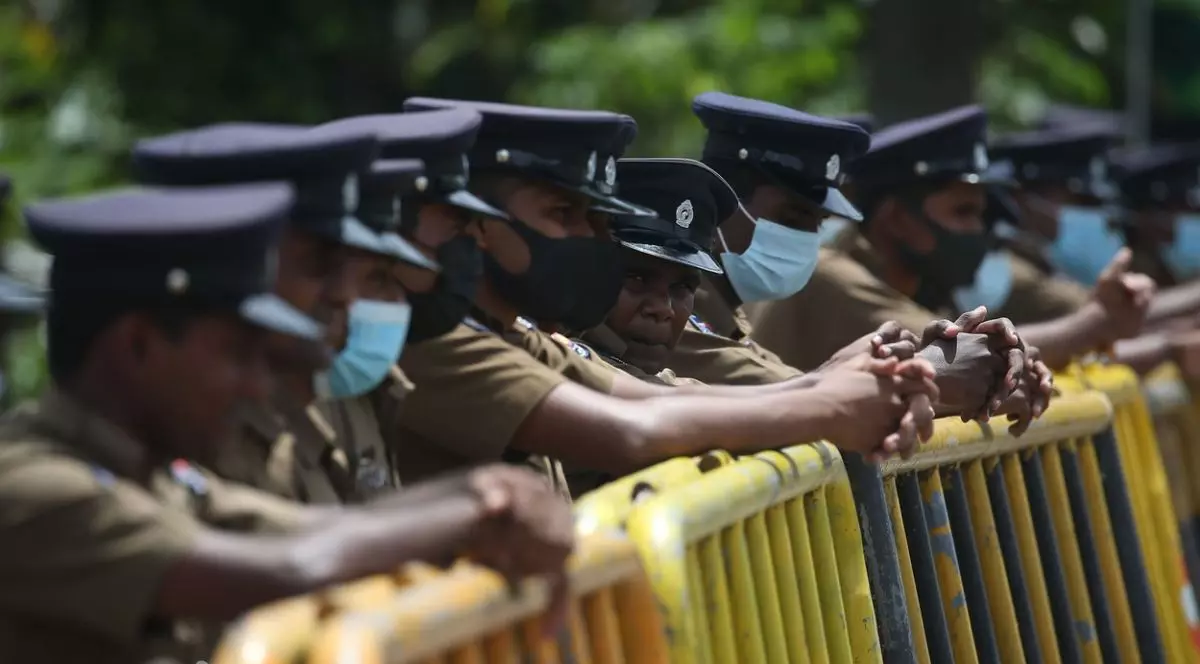 Sri Lanka începe procedurile pentru alegerea unui nou președinte. Parlamentul, păzit de teama unor noi proteste