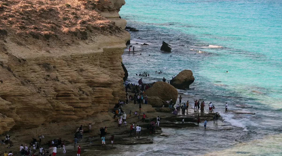 Egiptul închide plajele de la Marea Roșie, după ce o femeie care înota a fost ucisă de un rechin