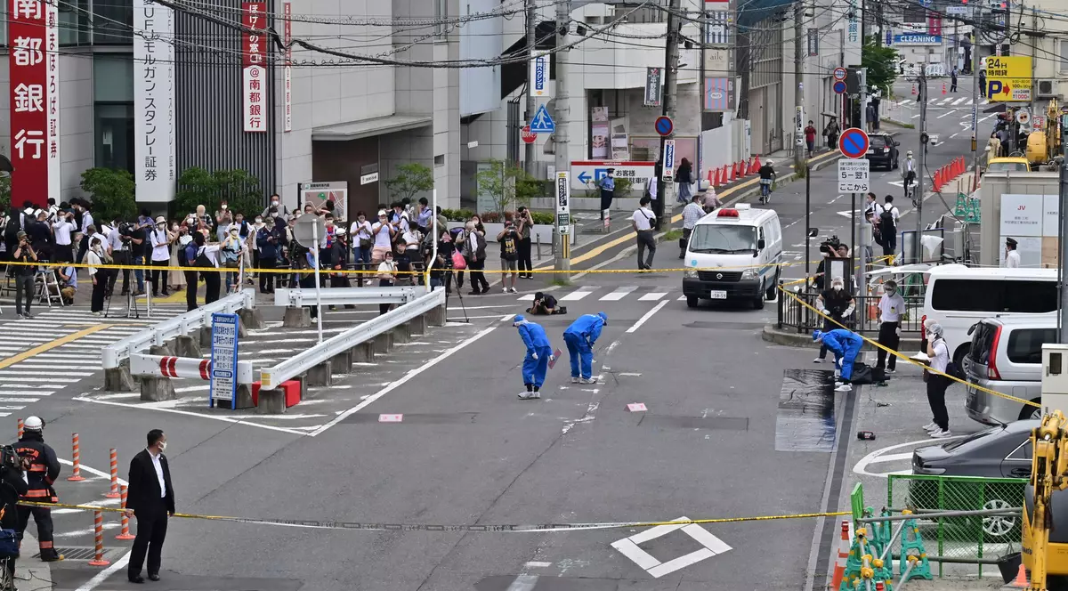 Momentul în care Shinzo Abe este împușcat în timpul unui eveniment electoral