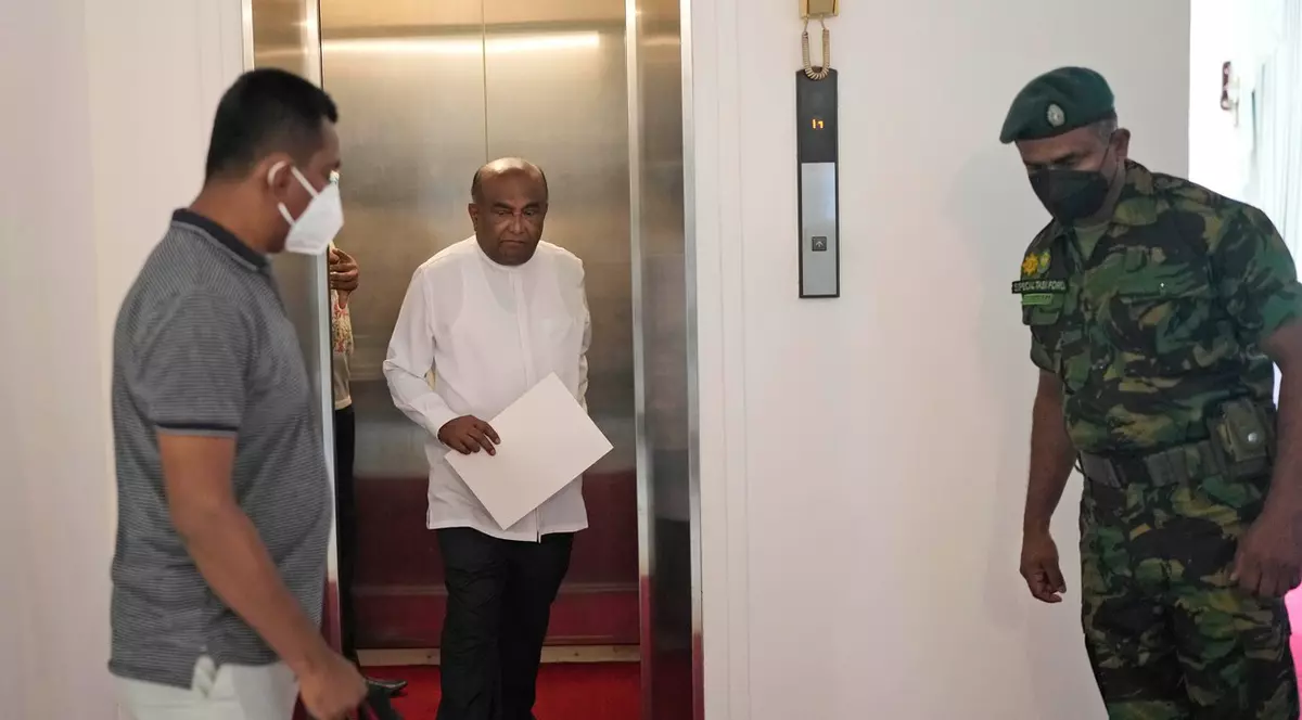 Demisia trimisă prin e-mail a preşedintelui din Sri Lanka a fost acceptată. Protestatar: „Noi suntem adevărata putere”