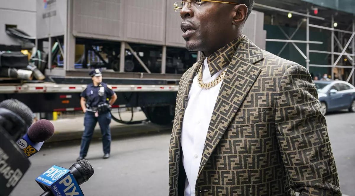 Un predicator a fost jefuit de bijuterii în valoare de un milion de dolari, în timp ce ținea o slujbă la New York