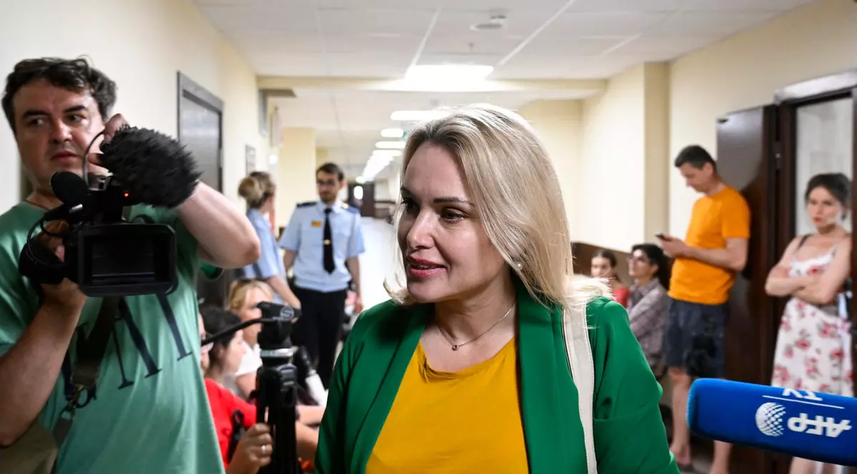 Jurnalista Marina Ovsiannikova, găsită vinovată pentru „discreditarea” armatei ruse