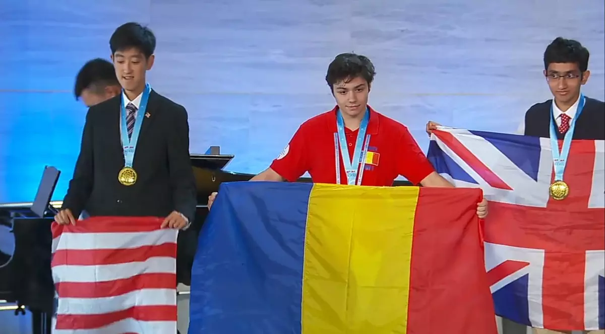 Elev român medaliat cu aur la Olimpiada Internațională de Matematică: „Concursurile m-au mai ajutat să pot să accept un eșec”