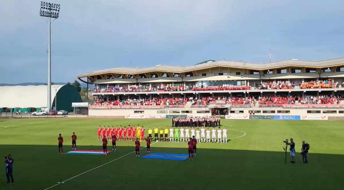 Reacția publicului când s-au intonat imnurile României, Ungariei și cel secuiesc, la inaugurarea stadionului din Miercurea Ciuc - VIDEO