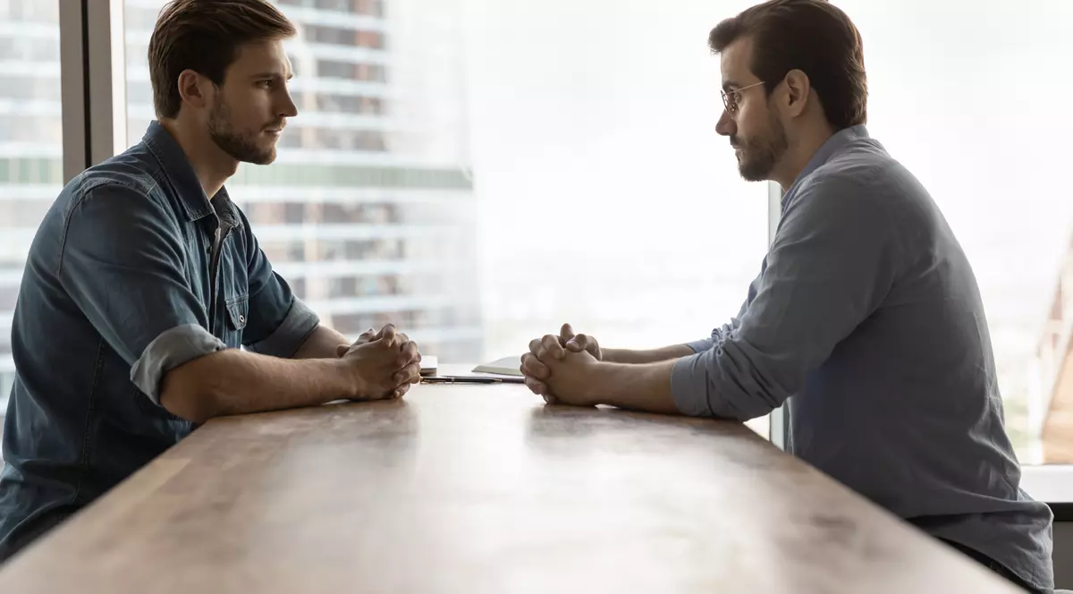 Arta pierdută a dialogului. De ce democrația nu te lasă să vorbești singur