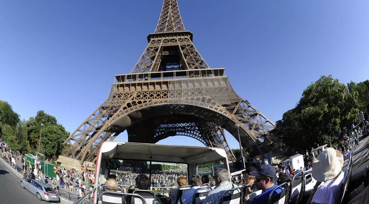 Ce se întâmplă de fapt la Turnul Eiffel. Un raport secret scurs în presă arată realitatea: „Dacă Gustave Eiffel ar fi vizitat acest loc, ar fi avut un atac de cord”