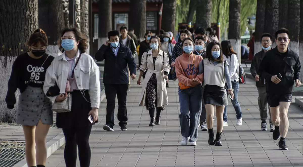 Mii de turişti au rămas blocaţi într-o staţiune din China, după ce Guvernul a impus carantina din cauza COVID-19