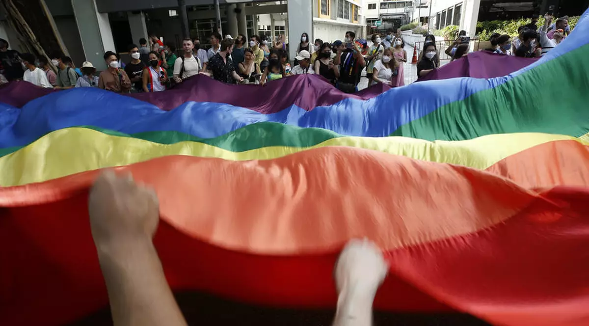 Slovenia a legalizat căsătoriile între persoane de acelaşi sex, dar și dreptul acestora de a adopta copii