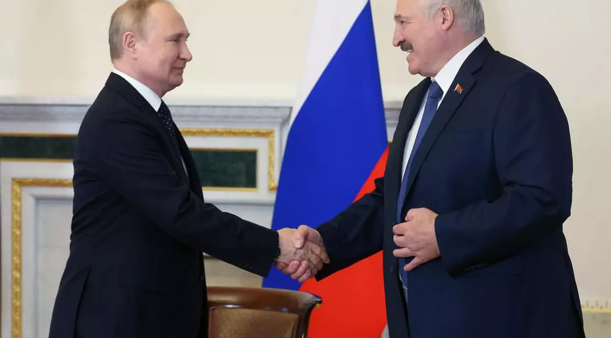 Vladimir Putin afirmă că presiunea politică a Occidentului obligă Rusia să accelereze procesul de integrare a Belarusului